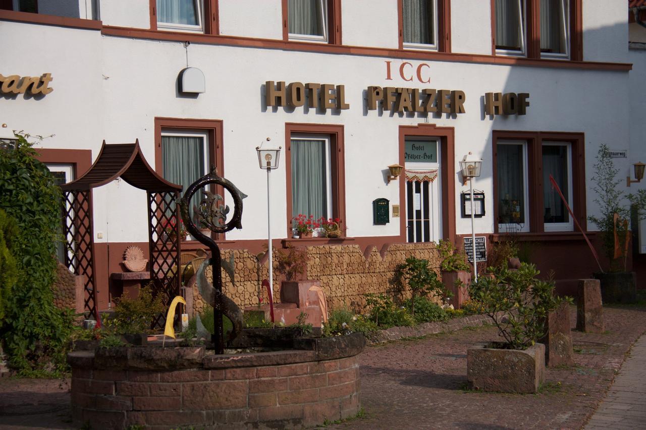 Icc Pfaelzer Hof - Hotel & Seminarhaus シェーナウ エクステリア 写真