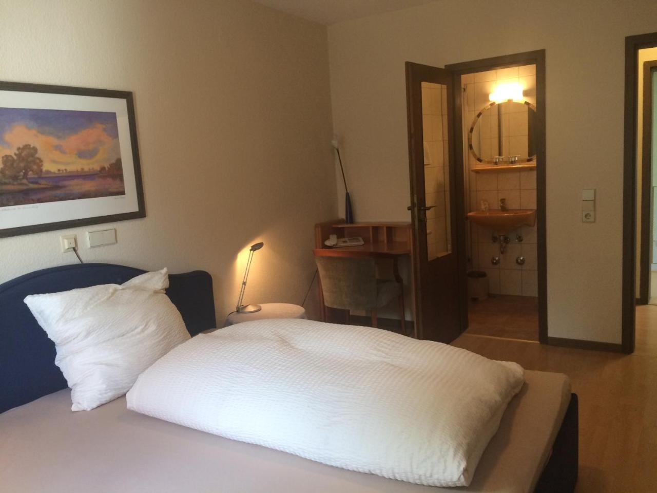 Icc Pfaelzer Hof - Hotel & Seminarhaus シェーナウ エクステリア 写真